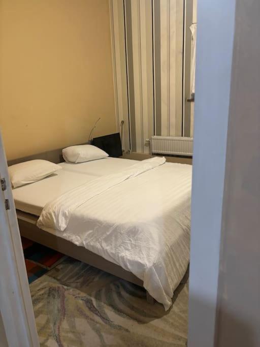 Apartment For Rent Brussel Bagian luar foto
